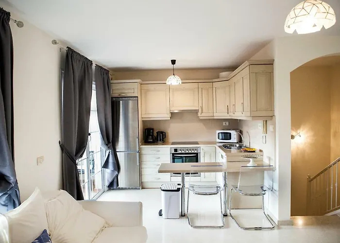 Duplex 2 Bedrooms For With Air Conditioner *